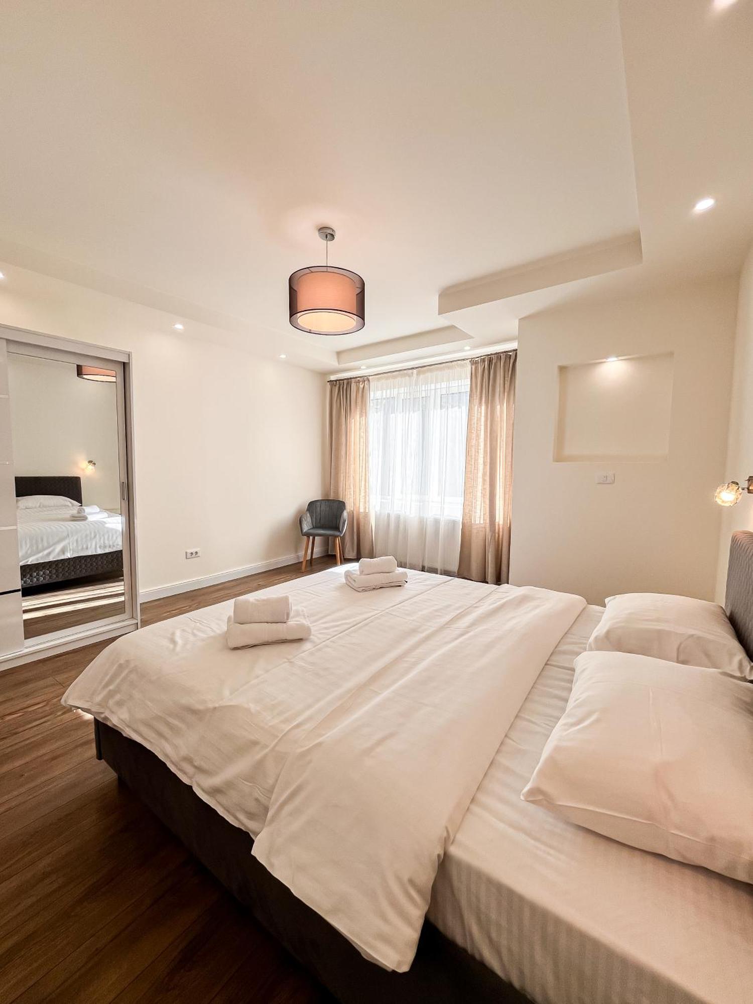 La Teatru - 2bd Near Theatre And Old Town Apartament *